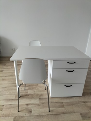 Ensemble table chaises de - table, et